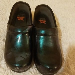 Dansko 35 5 nurse shoes clogs like new condition